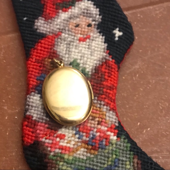 Vintage Gold Locket - Picture 3 of 5